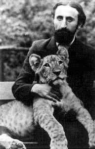 Frithjof Schuon avec un lionceau sur les genoux